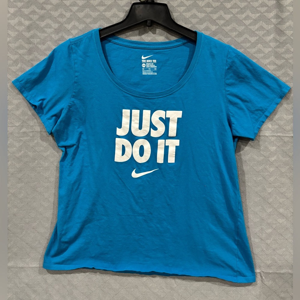 5/$10 Nike Blue Scoop Neck 'Just Do It' Short Sleeve Tee